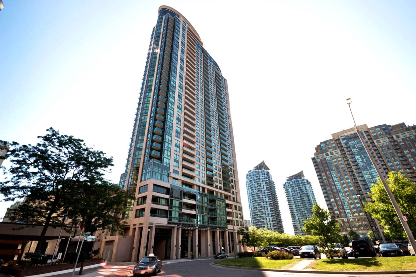Widesuite Condo 208 Enfield Pl Mississauga Condos SquareOneLIFE