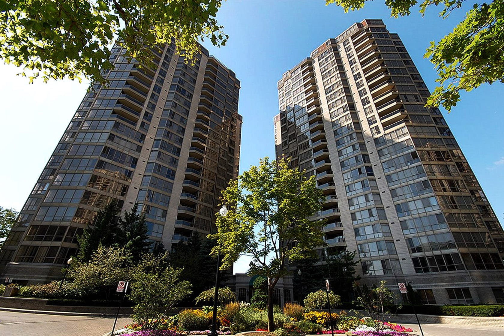 Mansion Condo 55 Kingsbridge Garden Mississauga SquareOneLIFE