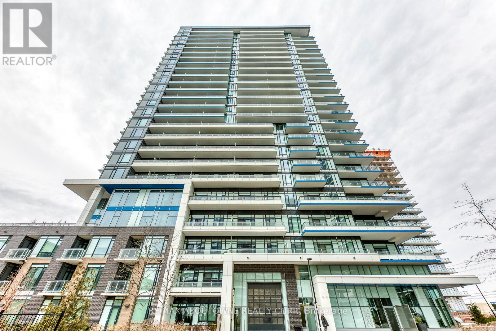 TH101 - 2560 EGLINTON AVENUE W